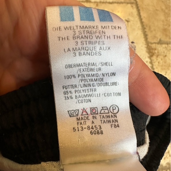 Vintage Adidas 90's Men's Embroidered Trefoil Nylon Shorts Sz M - Picture 4 of 11